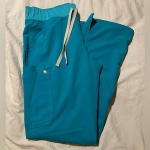 Figs Women's Teal Kade™ - Cargo Scrub Pants